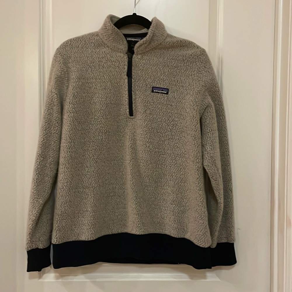 Patagonia large tan/gray quarter zip sweater with black cuffs